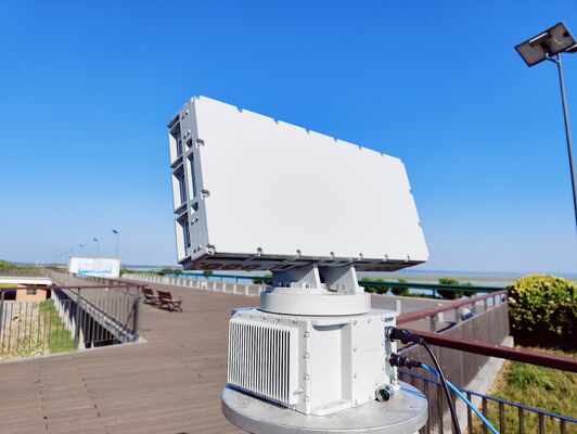 Dispositivo anti-UAV que ofrece vigilancia actual de drones Radar de vigilancia de objetivos a baja altitud